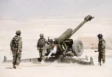 Estland schickt seltene 122-mm-Haubitzen vom Typ ...