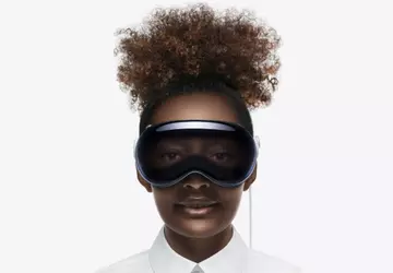 Mit dem Vision Pro Headset von ...