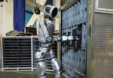 Sieht aus wie ein Mensch, funktioniert ...