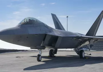 Die US-Luftwaffe hat einen F-22 Raptor-Kampfjet ...