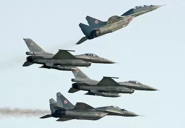 Warten auf F-16 - Polen ist ...