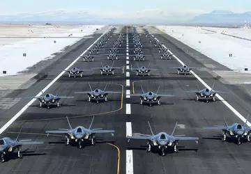 Die USA entsenden F-35 Lightning II-Kampfjets ...