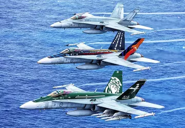 Australien verfügt über 14 einsatzbereite F/A-18 ...