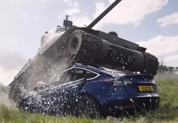 Video: Veteran des Zweiten Weltkriegs zertrümmert ...