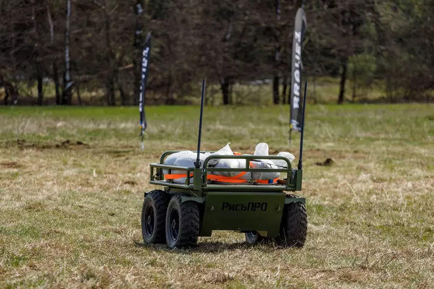 Ukraine führte den größten Test von Bodenkampfrobotern durch - mehr als 70 Fahrzeuge