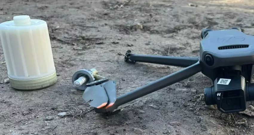Ukrainische Grenzschützer beschlagnahmen erstmals russischen Quadcopter DJI Mavic 3 mit K-51-Gasgranate