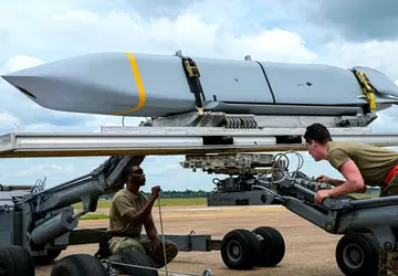 Polen kauft AGM-158B-2 JASSM, AIM-9X Sidewinder ...