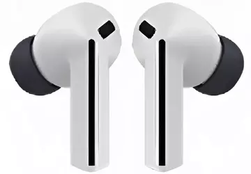 Galaxy Buds 3 FE in einem ...