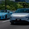 Nissan N7 neben dem GT-R.