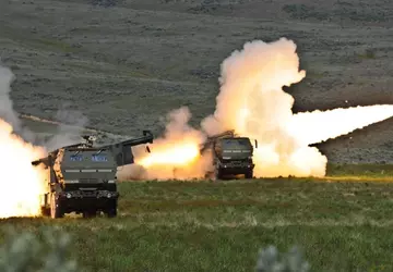 HIMARS zerstörte zwei russische BM-21 Grad-Mehrfachraketen-Systeme ...