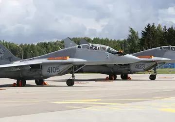 Polen übergibt 14 MiG-29-Kampfflugzeuge an die ...