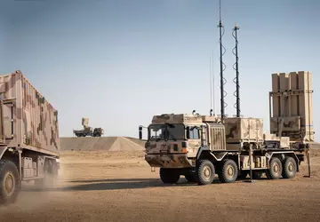 IRIS-T SAMs und Gepard-Flugabwehrpanzer: Deutschland wird ...