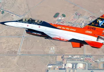 Erste Flugerprobung des US-Kampfflugzeugs F-16 mit ...