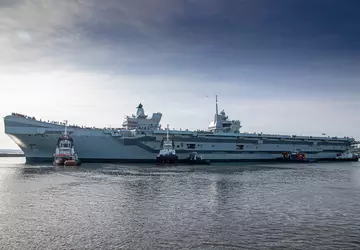 Großbritanniens neuester Flugzeugträger HMS Prince of ...