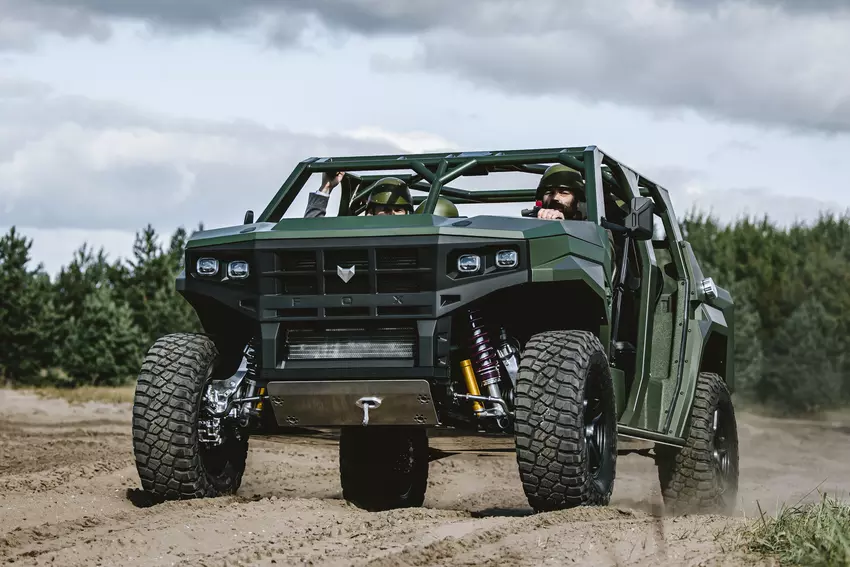 Lettland stellt den Prototyp des Militärfahrzeugs VR-1 FOX vor