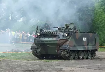 Ukraine erhält amerikanische gepanzerte Mannschaftstransportwagen M577 ...