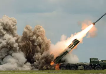 Lenkeinheiten der neuesten russischen Raketen "Tornado-S" ...