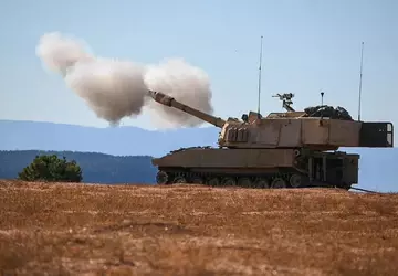 Italien liefert Dutzende von M109-Haubitzen an ...