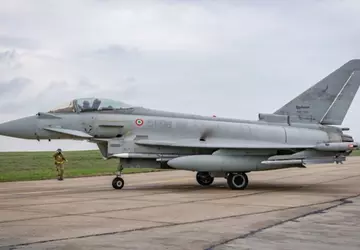 Italien baut erstmals Meteor-Raketen in Typhoon-Kampfjets ...