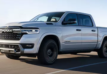 Stellantis hat beschlossen, zuerst den benzinelektrischen ...