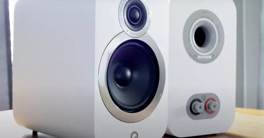 Q Acoustics 3020i regal lautsprecher