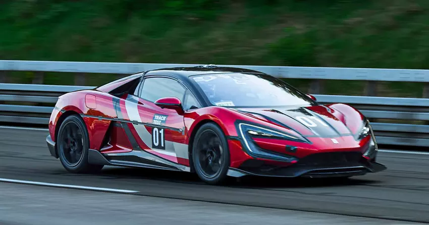 Yangwang U9 auf der Teststrecke.