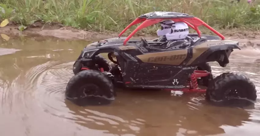 1:18 AXIAL JR. CAN-AM YETI MAVERICK X3 rock racer rc car