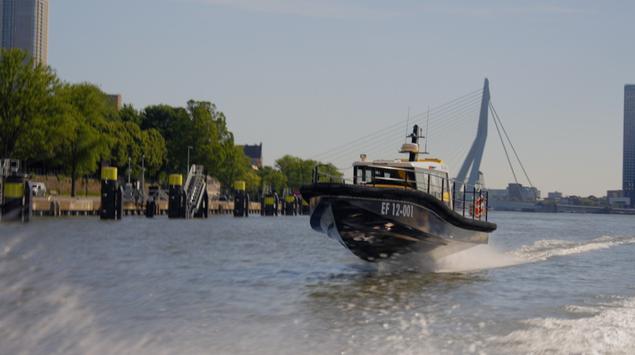 Der Hafen von Rotterdam hat ein ...