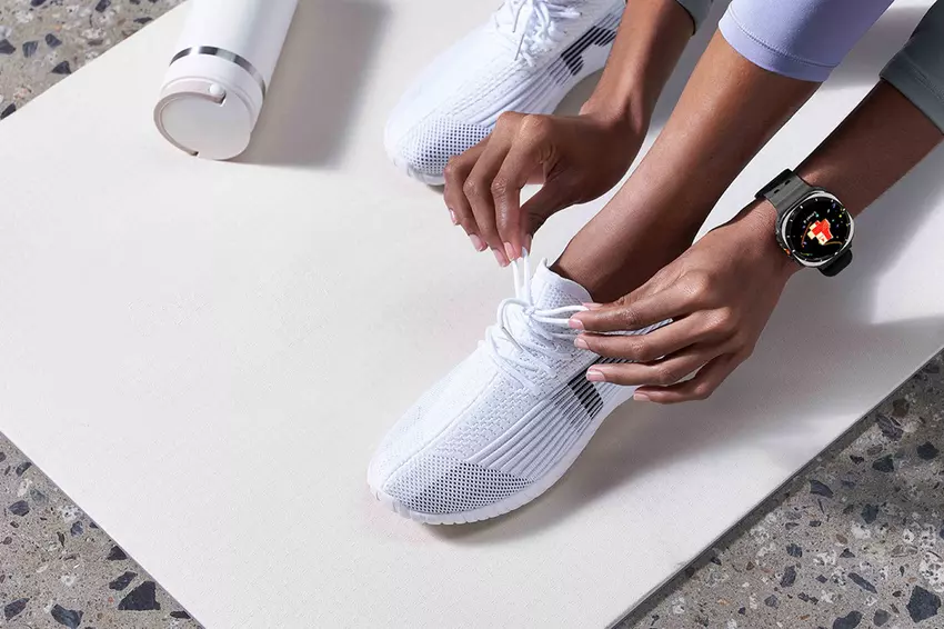 Galaxy Watch Ultra hat die Now Bar und umfassende Widgets zusammen mit One UI 8 Watch erhalten