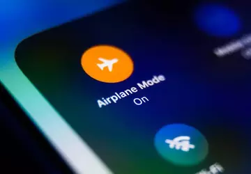 Fluggesellschaften verbieten die Nutzung des Flugzeug-Flugmodus: ...