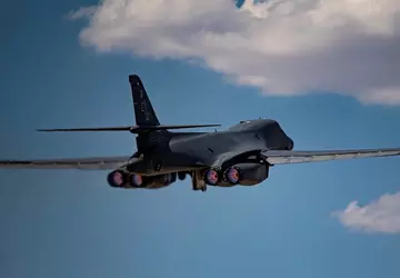 Die US-Luftwaffe hat einen modernisierten strategischen ...