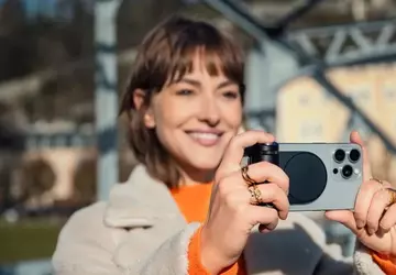 Leica präsentiert LUX Grip für iPhone ...