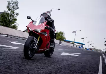 Die Entwickler des Motorrad-Rennsimulators RIDE 5 ...