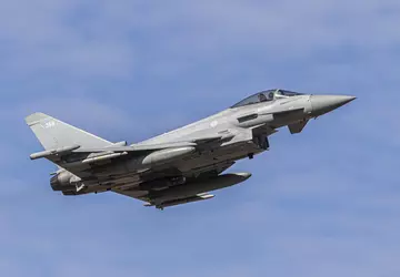 NATO alarmiert Eurofighter Typhoon-Kampfflugzeuge, um drei ...