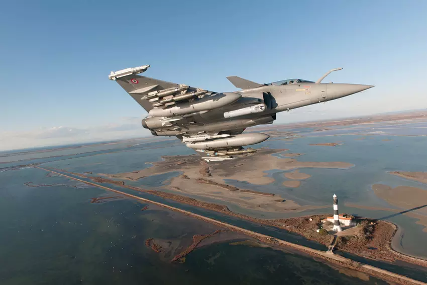 Frankreich erhält das erste neue Dassault Rafale Kampfflugzeug der Stufe F3-R seit vier Jahren