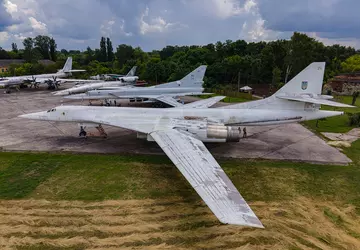 Die Russen setzen strategische Tu-160-Bomber gegen ...
