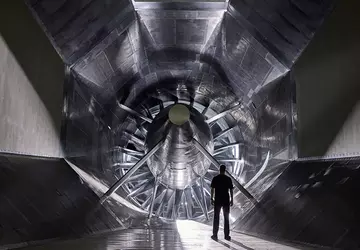 BMW hat den größten vertikalen Windkanal ...