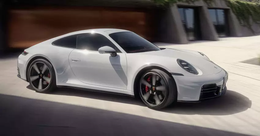 Porsche 911 Carrera S 2025 ist leistungsstärker, hat aber sein Schaltgetriebe verloren