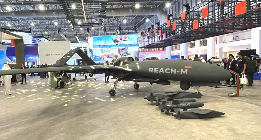 EDGE GROUP hat die Emirates Bayraktar TB2 vorgestellt - die REACH-M-Drohne kann 24 Stunden lang fliegen und bis zu 350 kg Nutzlast tragen