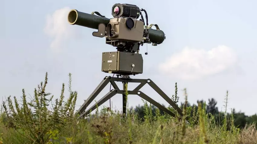 Ukrainisches Militär zeigt, wie die Panzerabwehrlenkwaffe Stugna-P russische Panzer vernichtet (Video)