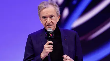 Bernard Arnault, Milliardär mit einem Vermögen von 152 Milliarden Dollar, hat seinen Privatjet verkauft, um nicht von Öko-Aktivisten auf Twitter verfolgt zu werden