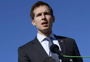 Ein US-Kongressabgeordneter hielt vor dem Repräsentantenhaus ...