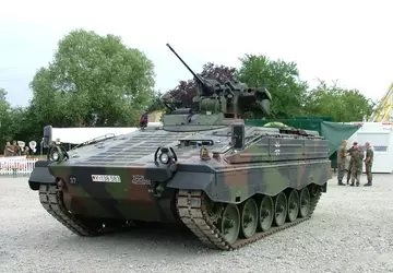 Rheinmetall rüstet bis September 30 Marder-BMPs ...