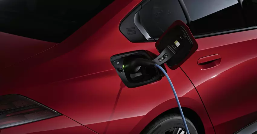Elektro-BMW-Besitzer erhalten Zugang zu Tesla Supercharger-Schnellladestationen