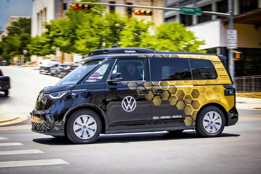 Volkswagen testet selbstfahrende Lieferwagen ID Buzz auf öffentlichen Straßen in Austin, USA