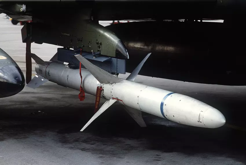 Die ukrainischen Streitkräfte verwenden HARM-Raketen in der Version AGM-88B Block III mit einem aktualisierten Zielsuchkopf