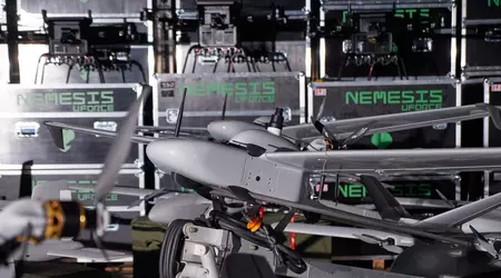 Schwere ukrainische Drohne NEMESIS vernichtet russisches Flugabwehrsystem Strela-10M4 - Video