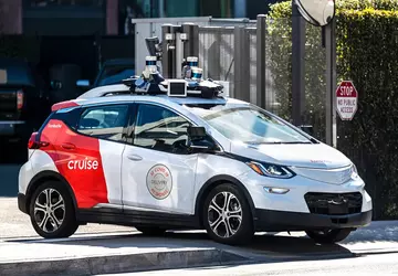 Cruise nimmt nach Fußgängerunfall Tests mit ...