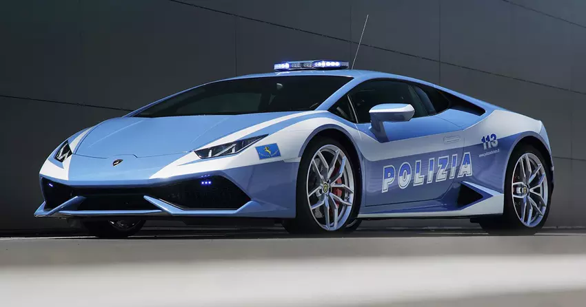 Sechs besondere Supercars: Lamborghini feiert 20 Jahre Zusammenarbeit mit der italienischen Polizei