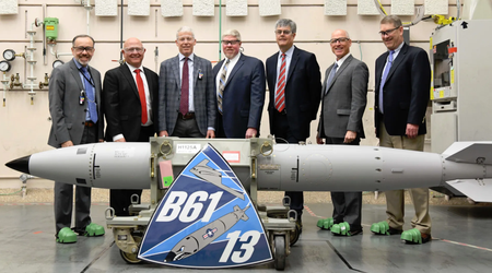Die USA schaffen eine neue B61-13 Atombombe ein Jahr vor dem Zeitplan